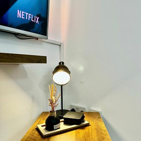 Rnm - Business Professional & Top Choice, Private Access & Entire Place, Kitchen & Washroom With Amenities, Smart Tv, Easy Access, Fast Wifi, Parking Nearby, Great Transport Links Halesowen Extérieur photo